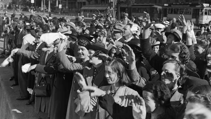 Nu släpper vi sommarens biljetter! Foto: Aftonbladet, 1940.