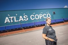 Atlas Copco söker nu för fjärde gången via Clockwork efter teknikintresserade personer med gymnasiebetyg att anställa som CNC-traineer. Madeleine är en av de personer som tidigare tidigare startat utbildningen hos Atlas Copco.
