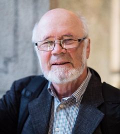 Bengt Gustafsson är är professor emeritus i teoretisk astrofysik 
 och teologie hedersdoktor. Foto: Christer Sturmark.
