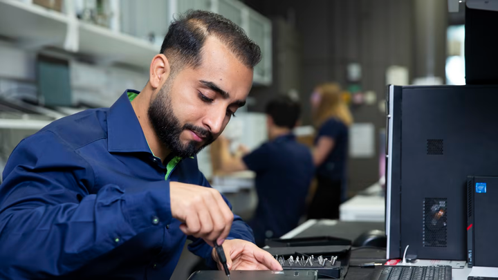 Idag finns In Store Repair i 8 Elgiganten varuhus