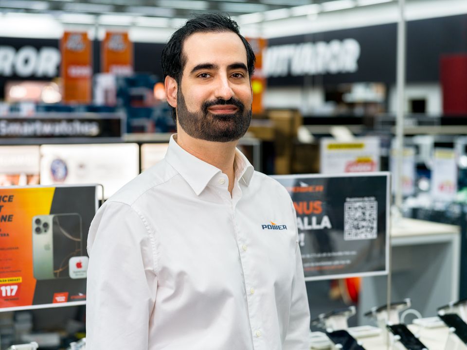 Pedram Naderi, Sales Manager Telecom