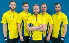 Sveriges VM-lag herrar 2018, fr.v: Henrik Leek (reserv), Christoffer Sundgren, Niklas Edin, Rasmus Wranå och Oskar Eriksson. Foto © WCF