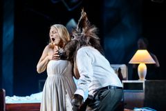 En midsommarnattsdröm, 2023. Elin Rombo och Peter Kajlinger. Foto: Kungliga Operan/Sören Vilks