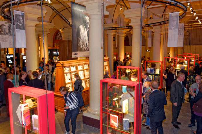 ​Invigning av årets Nobelmuseets bokbandsutställning den 17/4 kl. 17.00