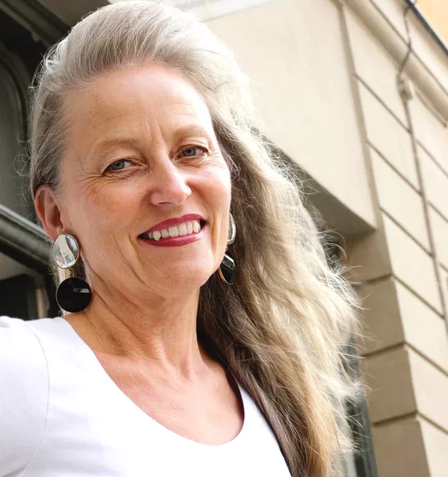 GYFs branschpris på 100 000 kr till Elisabet Reslegård, ordförande för Läsrörelsen