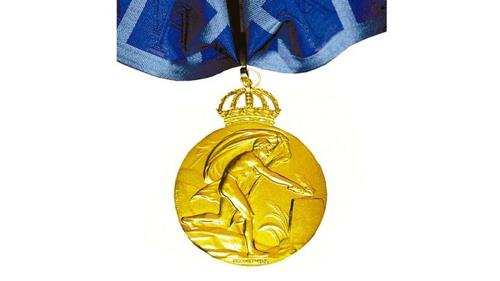 Årets guldmedaljörer tillkännages av Tuula Teeri, vd IVA och Camilla Modéer, ordförande i IVAs Medaljkommitté. 