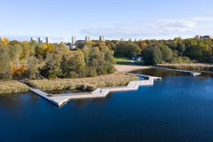 Bryggan, Farsta strandbad, Stockholm. Nominerad till Landskapsarkitekturpriset 2019. Foto: Göran Ekeberg