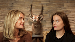 Nicole och Michaela Milivojevic Sandvik diskuterar djurvälfärd och en hållbar framtid i de åtta valfilmerna. Foto: Tom Svensson.