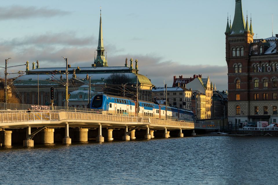 Mälartåg på väg in mot Stockholm Central