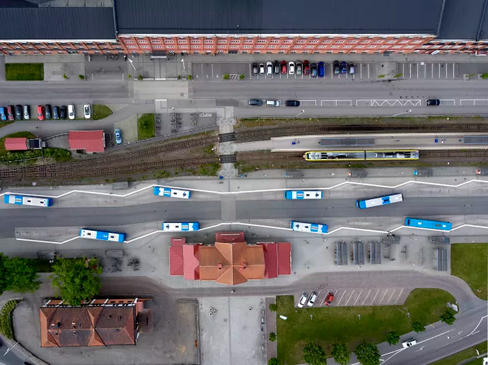 Från och med nästa sommar elektrifieras hela stadstrafiken i Lidköping. Foto: Thomas Harrysson