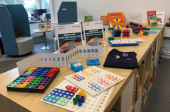 Specialpedagogiska skolmyndighetens nya huvudkontor i Härnösand innehåller en läromedelsutställning som visar exempel på tillgängliga lärmiljöer och läromedel som är anpassade för barn, elever och vuxenstuderande med olika funktionsnedsättningar.