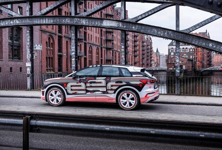 Eldrivna Audi Q4 e-tron med premiär i mitten av april