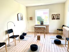 Andaktsrummet i Killans bönegård är en plats för meditation och fördjupning. Foto: Sofia Lindstrand.