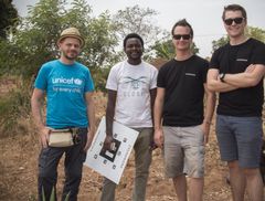 På bilden från vänster:
Michael Scheibenreif, UNICEF Office of Innovation
Godfrey Masauli, lokal representant i Malawi för drönarföretaget Globhe
Maciek Drejac, CTO Everdrone
Emil Granberg, Technical Developer Everdrone
Datum: 2017-10-10