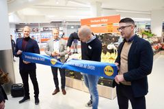 Lidlingö! Öns första Lidls invigdes av distriktschef Andreas Jansson, butikschef Christian Moberg och Försäljningschef Jens Claesson