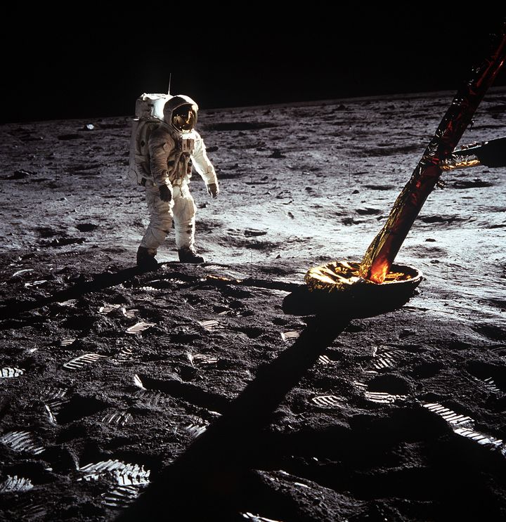 Astronauten Edwin "Buzz" Aldrin på månen vid Lunar Module, Apollo 11, 20 juli 1969. Foto: Neil Armstrong/Heritage/TT