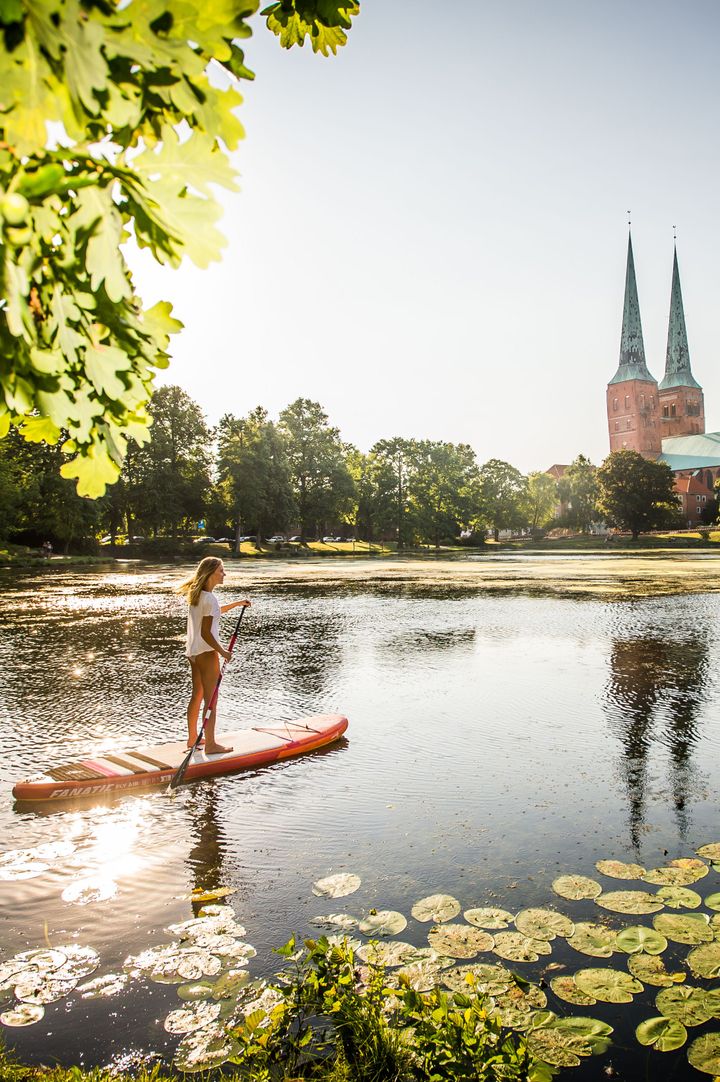 Lübeck Stand up paddling på Mühlenteich © LTM/Olaf Malzahn