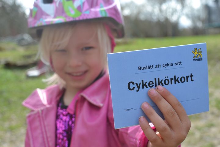 Buslätt att cykla rätt lär förskolebarn att förstå trafikvett och trafikregler. Det är en av de aktiviteter som kommunen årligen genomför i cykelfrämjande syfte.