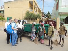Med hjälp av svenska kommuntjänstemäns kunskap har Tamil Nadu blivit lite renare. Med på bilden är bland annat Tomas Thernström, avfallshandläggare Södertälje kommun.