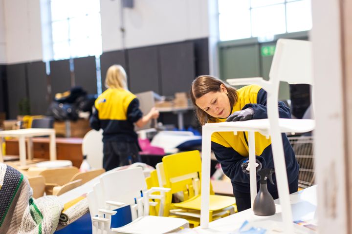 Senast år 2030 ska alla IKEA-produkter vara tillverkade av förnybara eller återvunna material och designade för att återanvändas, återförsäljas eller återvinnas. IKEA tar nu nästa steg för att ytterligare utveckla sin försäljning av secondhand och därmed ställa om till en cirkulär affärsmodell. Detta genom att bygga upp en test-hub för begagnade IKEA-möbler i Malmö.