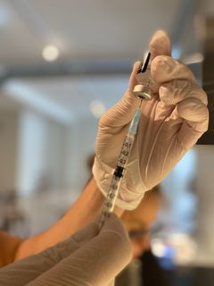 Vaccin mot Covid-19 förbereds.
