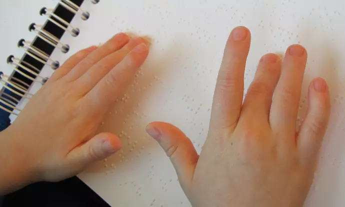 Det är en demokratisk rättighet att få läsa hur och när man vill – med ögonen, öronen eller med fingrarna. Konferensen Tactile reading sätter fokus på det taktila läsandet.