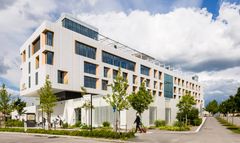 I en ny studie som startar i höst ska patienter få protonstrålning i stället för traditionell fotonstrålning. Syftet är att minska risken för sena biverkningar.