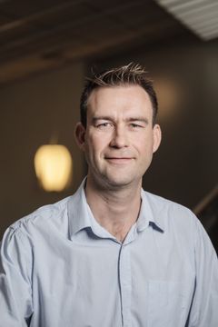 Professor Olof Ejermo börjar på Ratio.