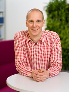 Oskar Nilsson, antibiotikaexpert och laboratorieveterinär. Bild: Göran Ekeberg/SVA