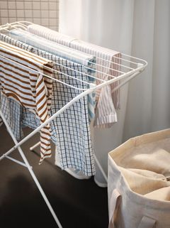 Häng tvätt istället för att använda torktumlare eller torskskåp.