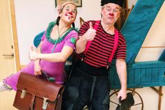 Sjukhusclowner, målarverkstad och leksaker i väntrum är några exempel på aktiviteter som Akademiska sjukhusets barnfond stödjer.