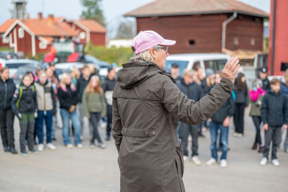 Skolbesök på gård
