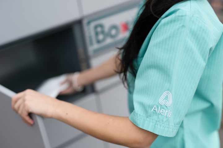 Nu kan patienterna enkelt och bekvämt hämta, och framöver även returnera, sin utrustning vid utredning och behandling av sömnapné via en leveransbox. Det är Aleris först och ensam med inom vårdsektorn.