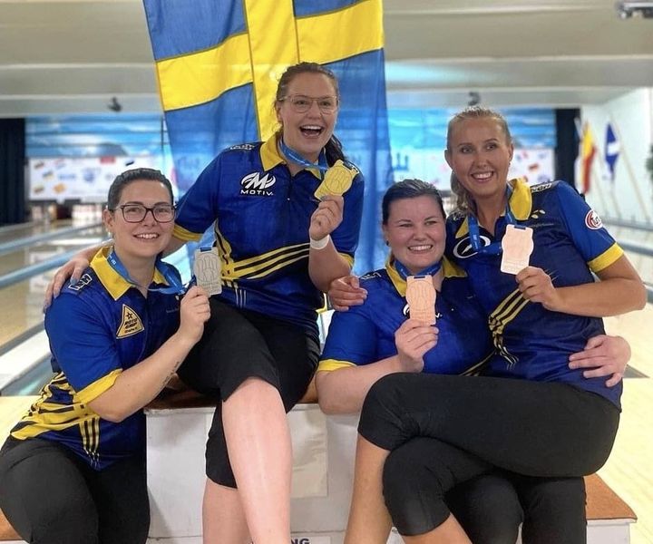 Svenska medaljörerna i singel. Guld Anna Andersson, silver Sandra Andersson, brons Josefin Hermansson och Jenny Wegner.