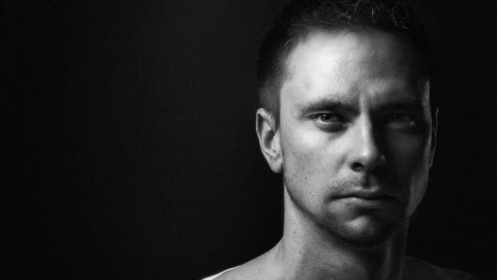 Robin Söderling skriver sin självbiografi med titeln SLUTEN, som ges ut på Natur & Kultur sommaren 2022. Foto: Anton Renborg.