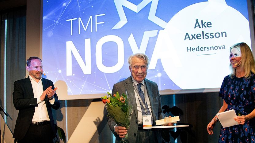 Trä- och Möbelföretagen, TMF, introducerar priset TMF Nova respektive Hedersnova: Formgivarlegenden Åke Axelsson – en av fyra pristagare i första upplagan