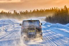 Norra Sverige erbjuder optimala förhållanden för att testa elbilar avseende bland annat bilens batterier och elektriska komponenter i kyla.