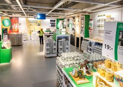 De nya hållbarhetsbutikerna på IKEA-varuhusen är en bra plattform för att nå ut med konkreta tips som kan hjälpa fler att leva ett mer hållbart liv hemma.  
Foto: Andreas Offesson.