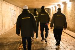 Farstalyftet är en trygghetsskapande kraftsamling mellan Farsta stadsdelsförvaltning, Familjebostäder och Stiftelsen På Rätt Väg. Fotograf: Anders Hammarström Bilden får inte användas kommersiellt