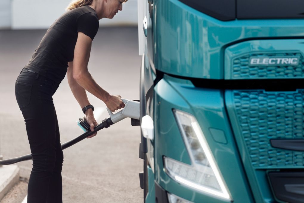 Laddning av eldriven lastbil från Volvo Trucks
Licens: Medieanvändning
Av: Volvo Trucks
Filformat: .jpg
Storlek: 1024 x 683, 362 KB