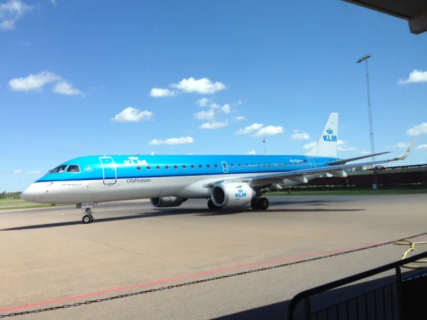 KLM trafikerar Linköping med moderna flygplan av modellen Embraer 190/175.