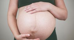I en studie ledd från Akademiska sjukhuset ska forskare kartlägga varför vissa kvinnor får gravditetskomplikationer såsom havandeskapsförgifning och tillväxthämning hos fostret. Syftet är att kunna ge kvinnorna ett bättre omhändertagande inom mödra- och förlossningsvården. Likaså att ge dem rätt uppföljning senare i livet. (Genrebild från Pixabay)