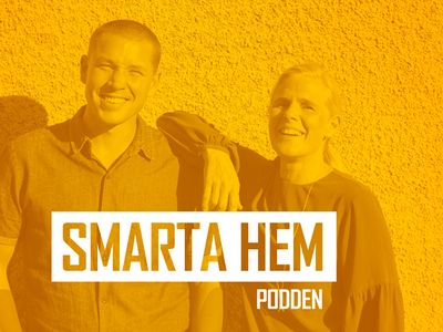 Robert Bäckström och Malin Hansdotter arbetar båda på Stångåstaden och är värdar för Smarta hem-podden. Foto: Andreas Äijä