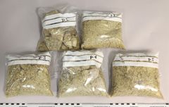 Nästan fem kilo av den amfetaminliknande drogen MDMA fanns i försändelsen från Tyskland. Foto: Tullverket