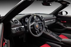 Interiören i nya Porsche 718 Spyder RS i kombination med Weissach-paket.
