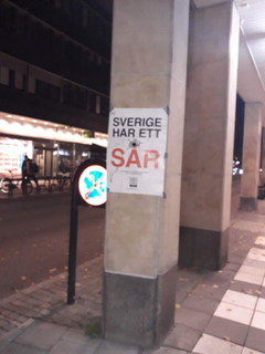 Affischer har satts upp i Västerås.