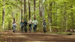 Cykling och naturturism är två av fokusområdena i länets nya besöksnäringsstrategi. Här från Visingsö. Fotograf: Alexander C Svensson
