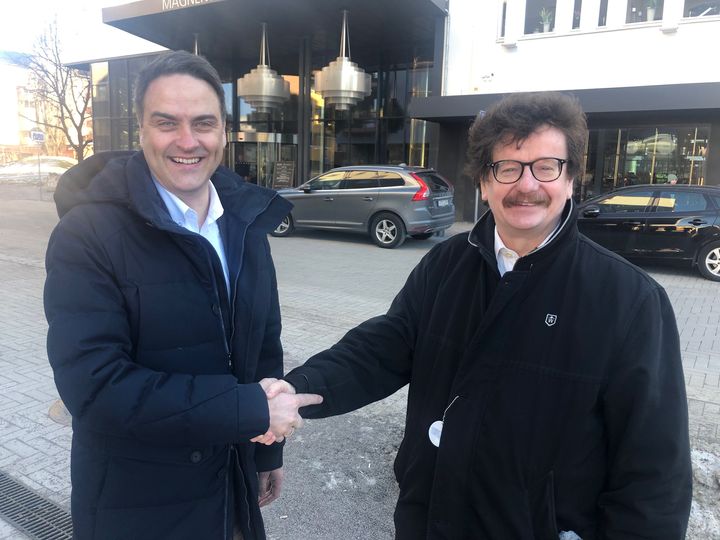 Bild: Marc Hoffmann, Sverigechef på E.ON och Lars Stjernkvist, kommunstyrelsens ordförande i Norrköpings kommun.