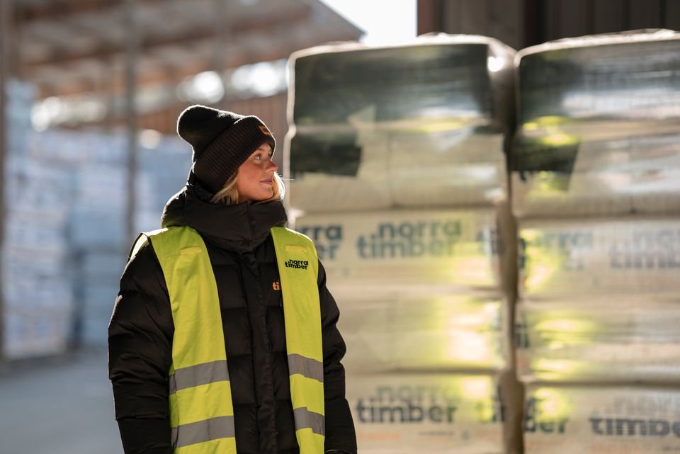 Wilma Sundquist, säljare av stallströ och pellets på Norra Timber