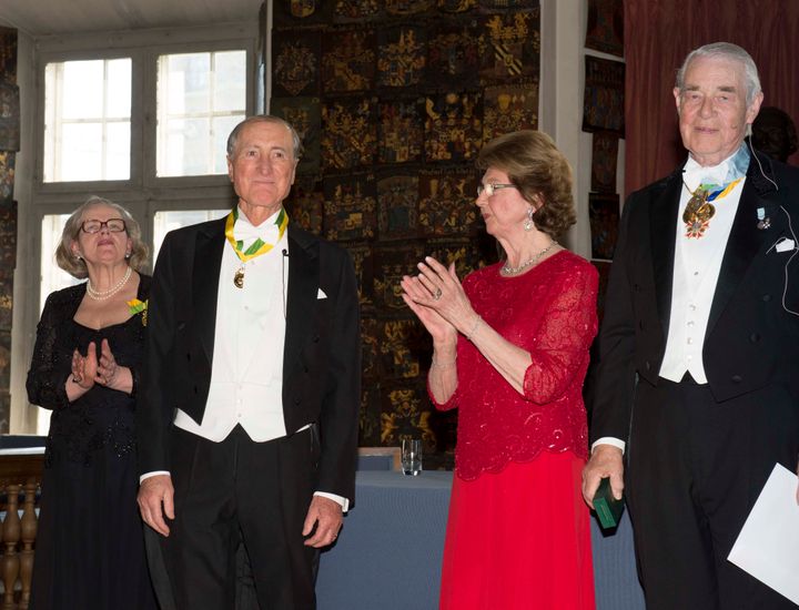 Medaljör Fernando Di Luca, Prinsessan Désirée ordförande Johan Nordenfalk resp akademisekretare Marianne Reuterskiöld